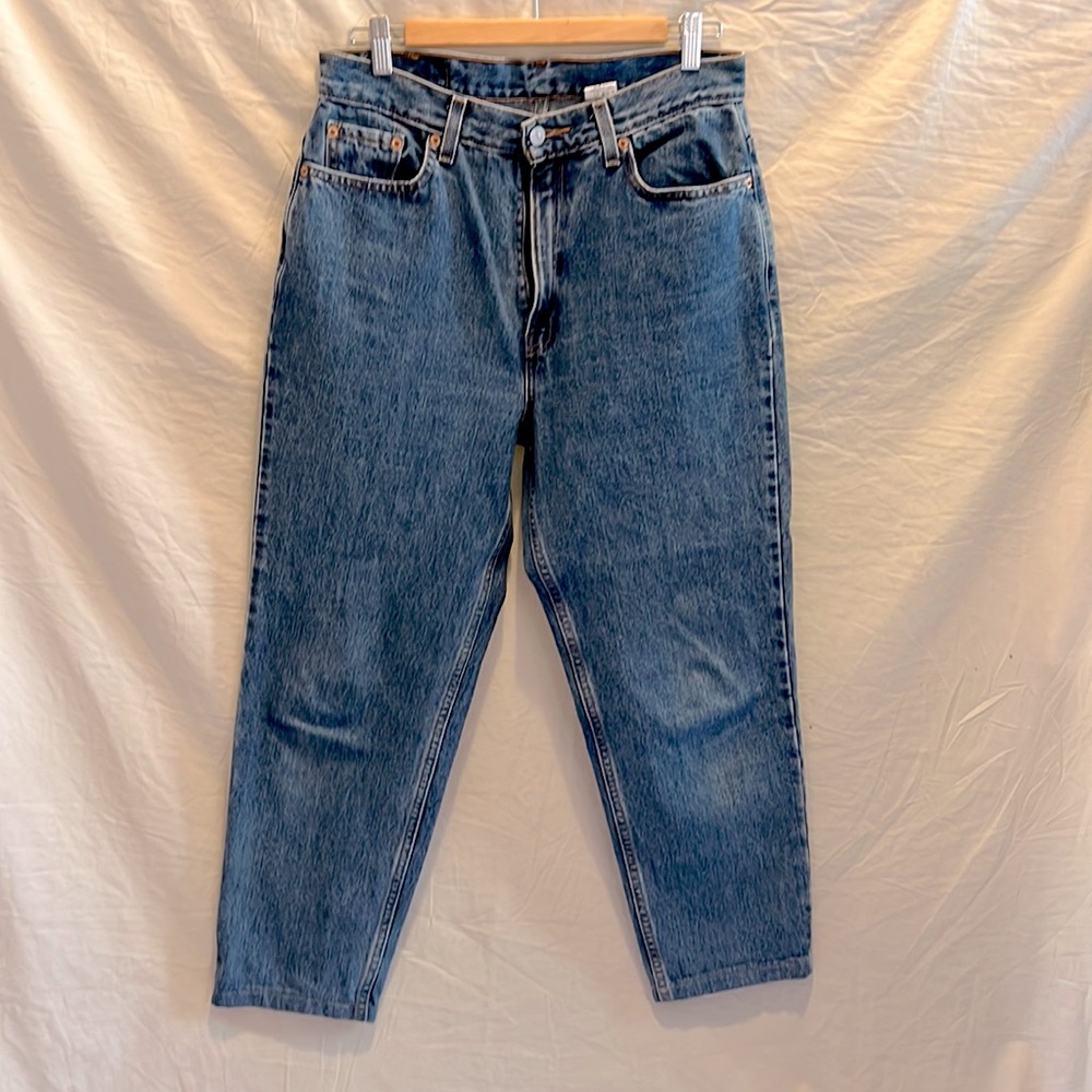 Vintage Levi’s slim fit tapered leg jeans